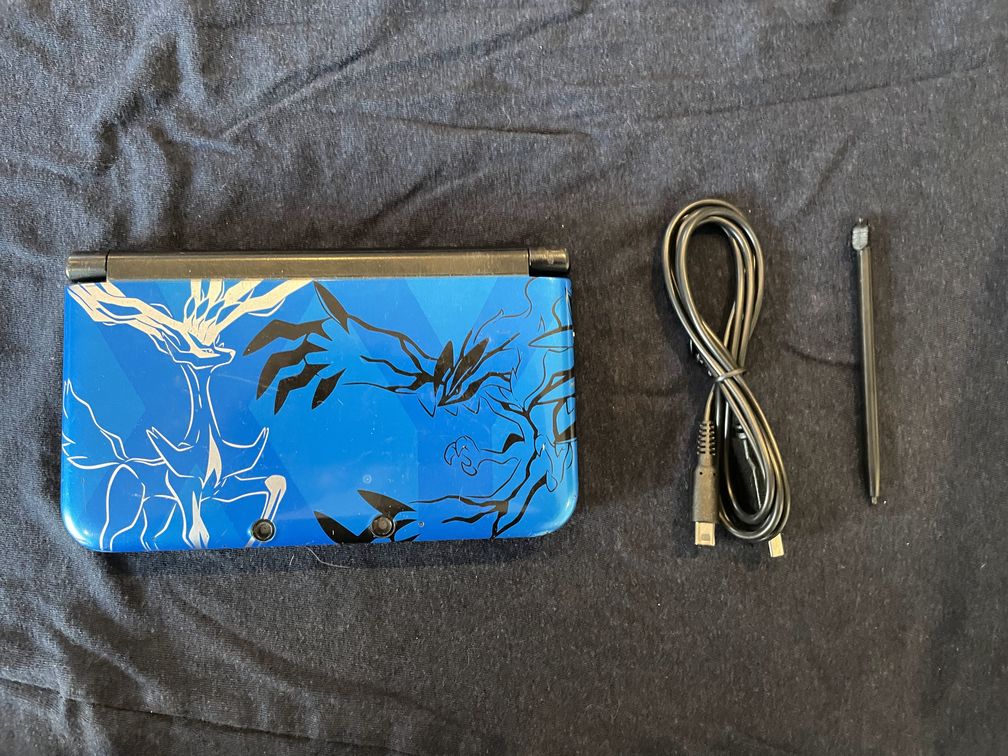 Nintendo 3DS XL / LL Console with 128gb PLUS Upgraded USB Charger & Stylus - Image 6