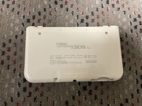 'New' Nintendo 3DS XL / LL Console with 128gb PLUS Upgraded USB Charger & Stylus - Image 3